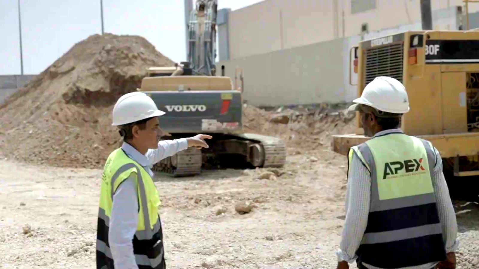 A Shurfat engineer supervising the contractor on site